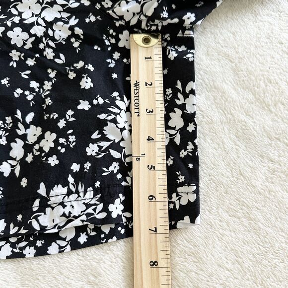 Juniper and Lime Shorts Womens Size S Black White Floral Stretch Waist Cotton - Picture 8 of 10